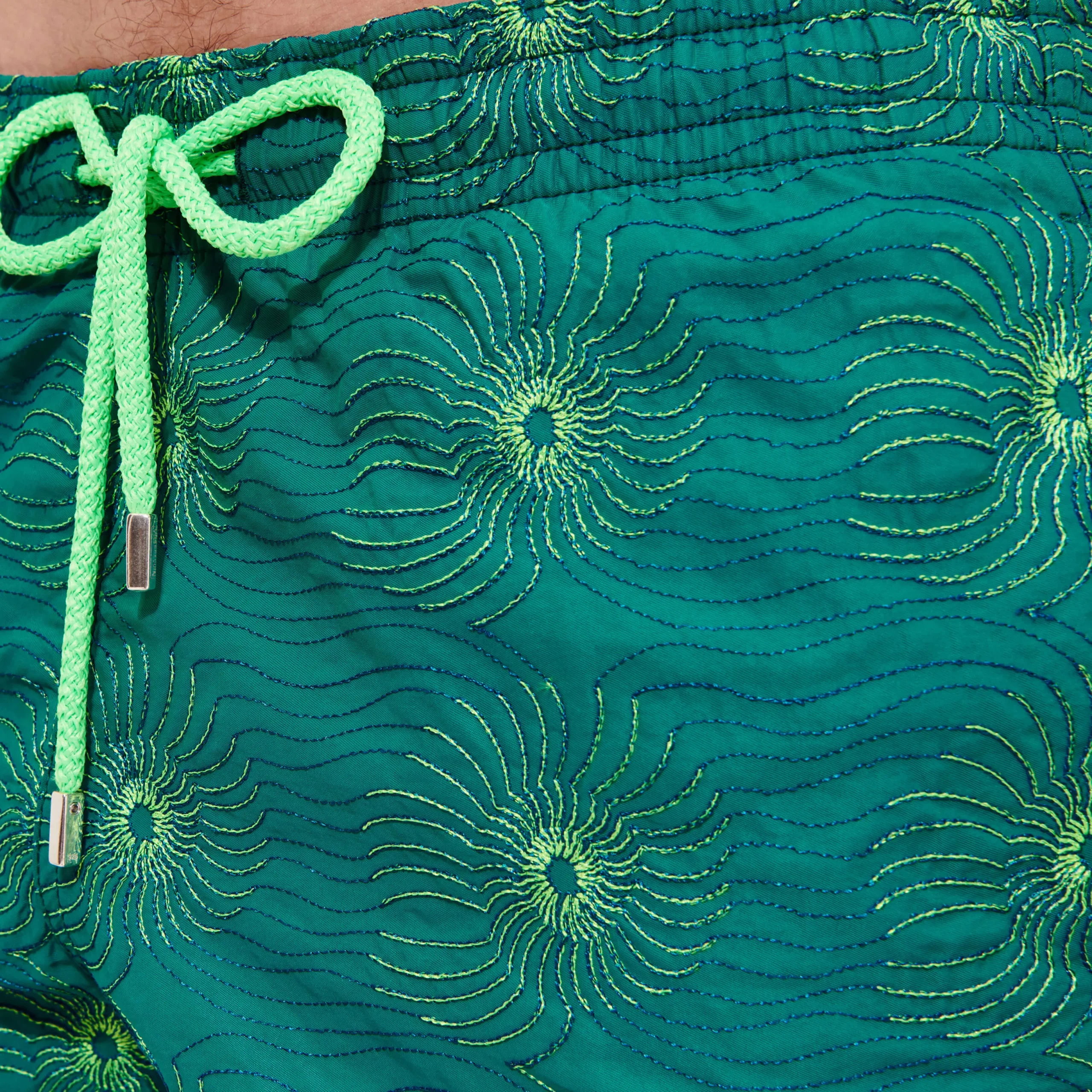 Discount Vilebrequin Men Embroidered Swim Trunks Hypno Shell - Limited Edition Linden/Green
