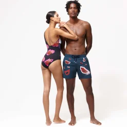 Shop Vilebrequin Men Stretch Swim Trunks Passion - X Deux Femmes Noires Goa/Blue