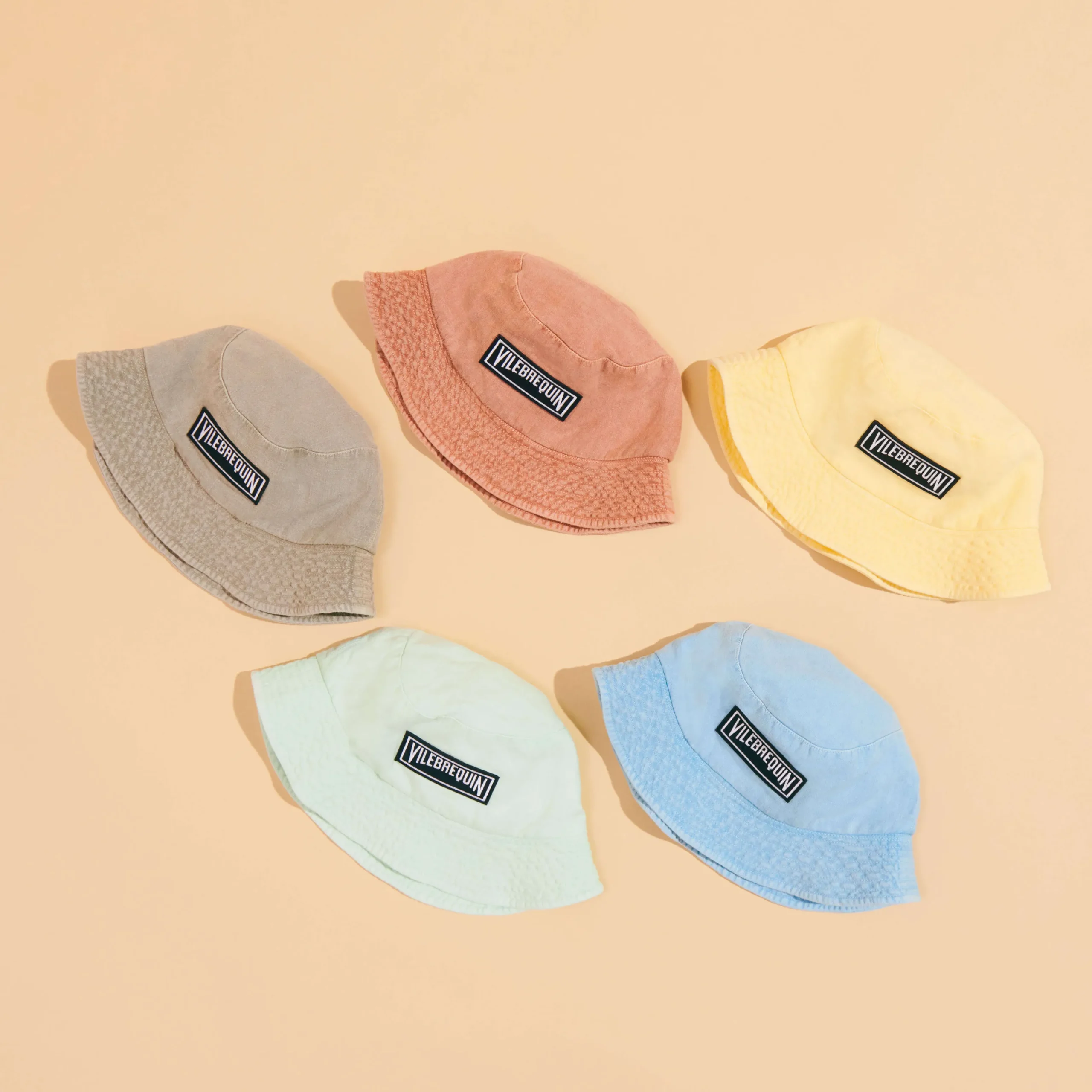 Shop Vilebrequin Unisex Linen Bucket Hat Solid Eucalyptus/Green